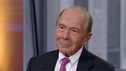 Former AIG CEO Hank Greenberg defends J.P. Morgan CEO Jamie Dimon’s leadership at the bank.