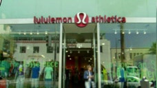 Wall Street Journal’s ‘Heard on the Street’ Columnist Spencer Jakab on Lululemon chairman’s stock sale days before the CEO’s departure.