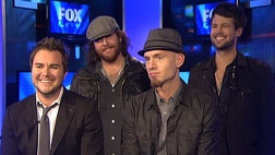 Country band on the nature, coffee of their favorite travel destination