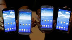Mark Spoonauer takes a closer look at Samsung's newest addition to the smart phone market, the Galaxy S