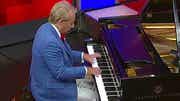 Concert pianist's patriotic medley