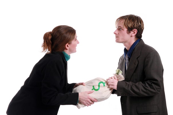 9 Signs Your Spouse is a Financial Bully