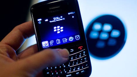 If it hopes to avoid a drawn out and contentious buyout process, BlackBerry's board can learn a few lessons from the drama surrounding Dell.