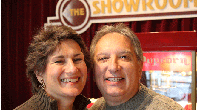 ShowRoom-Nancy-Mike.gif