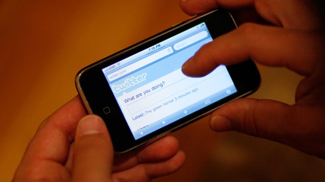 social-network-twitter-iphone