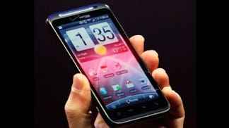 Samsung’s mobile boss JK Shin confirmed to reporters that the South Korea-based consumer electronics giant is making new efforts to end its patent war with Apple.