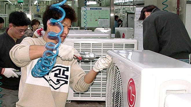 Air-Conditioner-Factory-Workers1