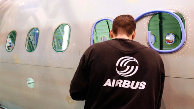 Airbus-A320-employee