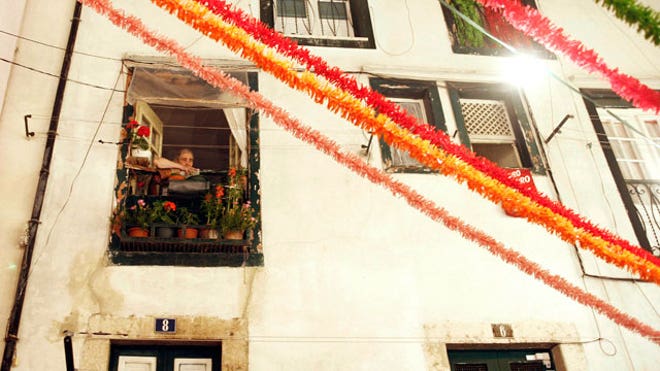 Alfama-neighborhood-portugal