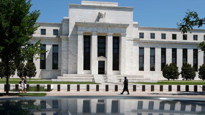 Federal-Reserve-Building-05-With-Pond-in-Front