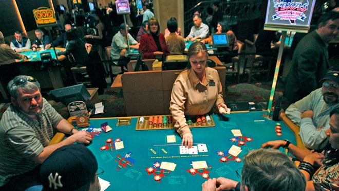 Gambling-Casino-Dealer-Texas-Holdem