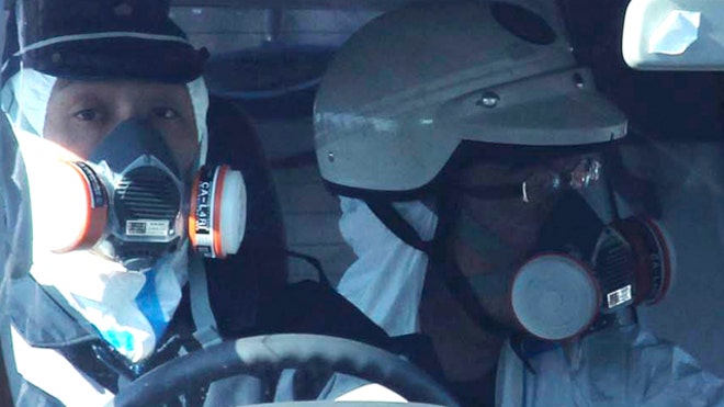 Japanese-Police-Wearing-Respirators