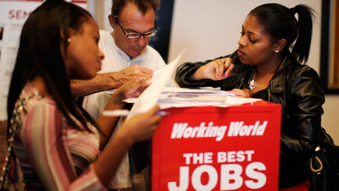 People-Filling-Out-Job-Applications1