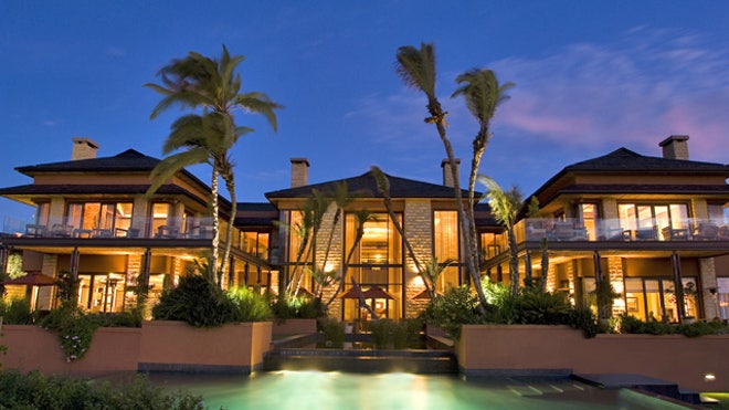 Vacation-Home-Rental-Pool-Palm-Trees