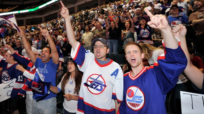 Winnipeg-Jets-hockey-fans