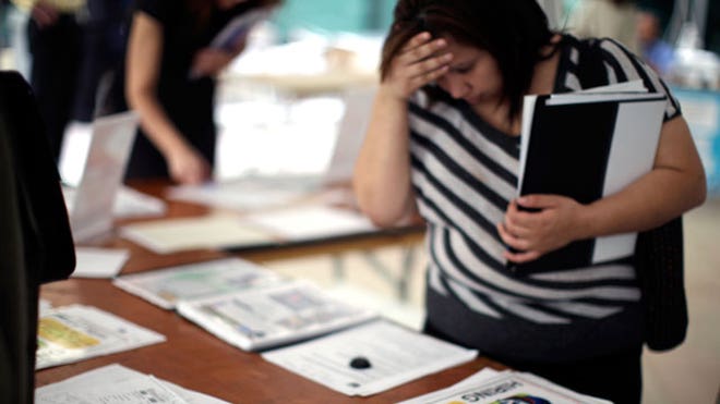 Woman-Job-Fair-Unemployment12