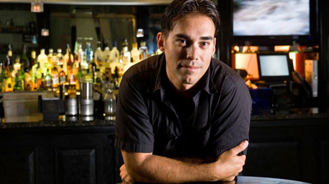 bartender-waiter-restaurant-job