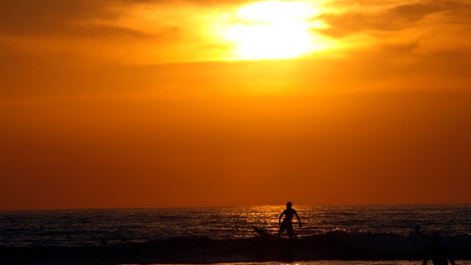 costa-rica-surfer