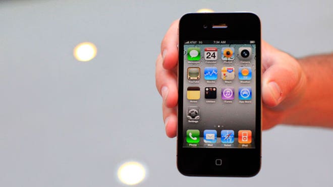 iPhone-4-Apple-in-Hand