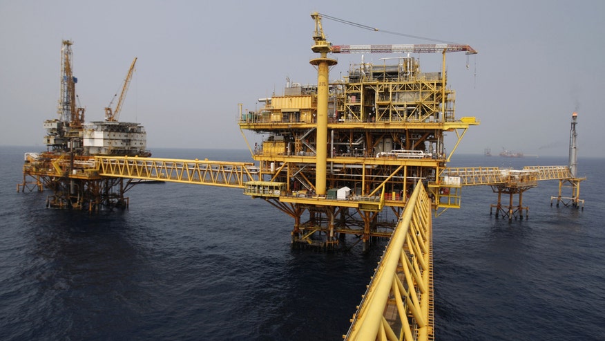Oil rig deep ocean