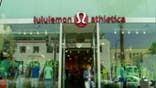 Wall Street Journal’s ‘Heard on the Street’ Columnist Spencer Jakab on Lululemon chairman’s stock sale days before the CEO’s departure.
