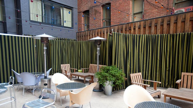 Courtyard-at-Hotel-Helix-Washington-D