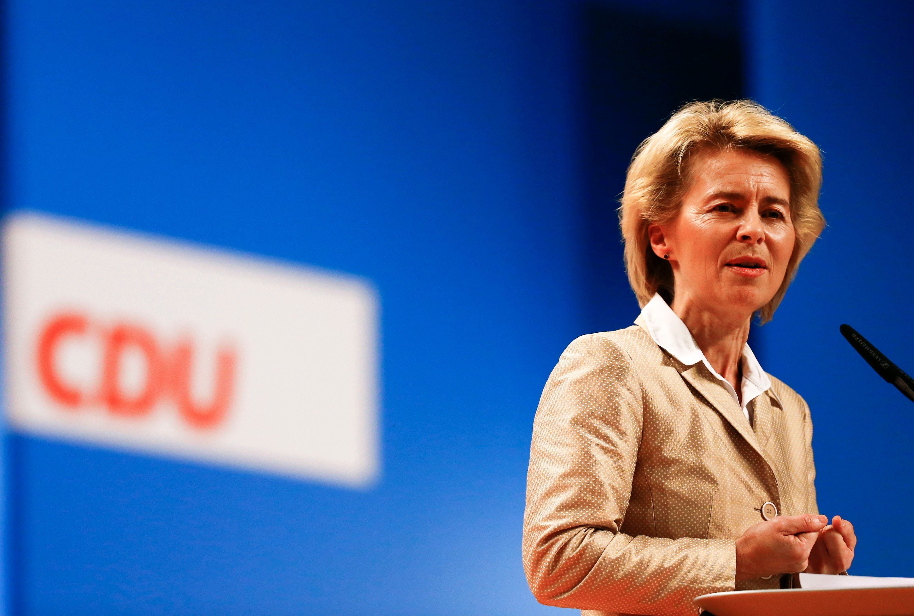 Hacker 'reconstructs' German politician's fingerprint from photos - Fox News