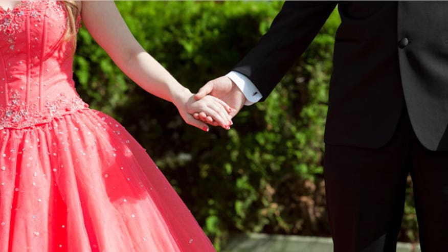 660_prom.jpg
