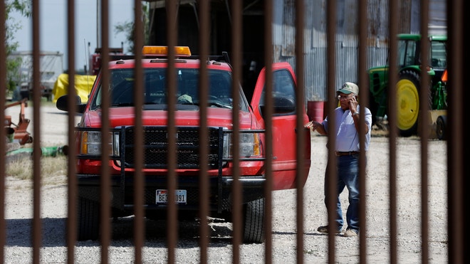 BorderFence.JPG