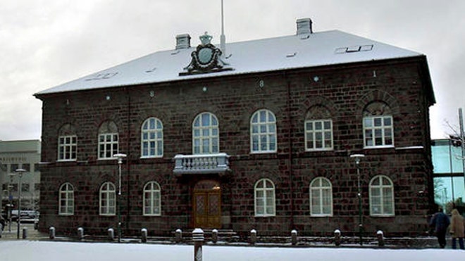 IcelandParliamentBuilding.jpg