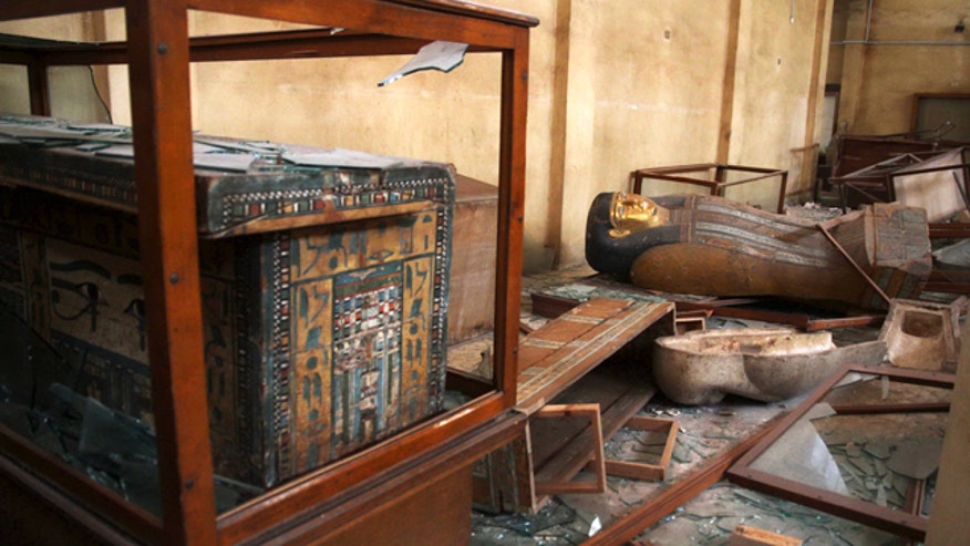MuseumLootingEgypt.jpg