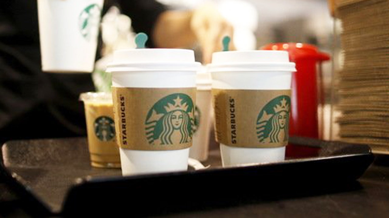 Starbucks employee thanks New York City first responders with free
