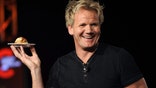 Gordon Ramsay ruins diner’s proposal at Las Vegas restaurant