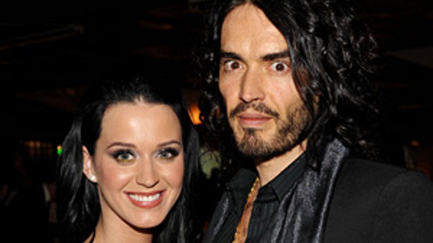 101023katy-perry-russell-brand1