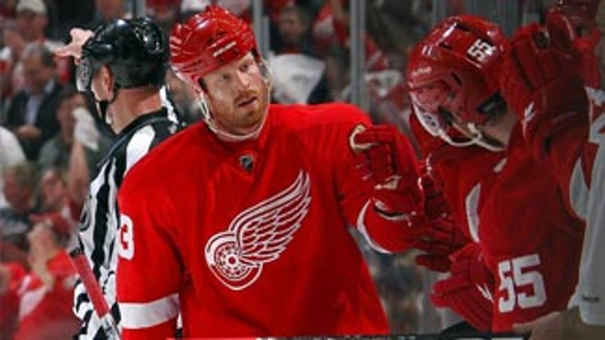 Franzen_celebrates_vsSharks_325x183