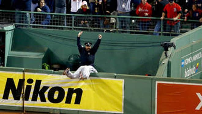 Torii-Hunter--_20131014122948101_335_220