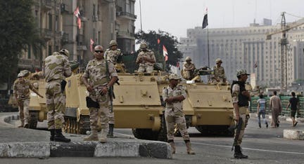 25 Egyptian policemen killed in Sinai peninsula by suspected militants