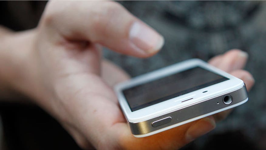 Customer Using iPhone 4S FBN