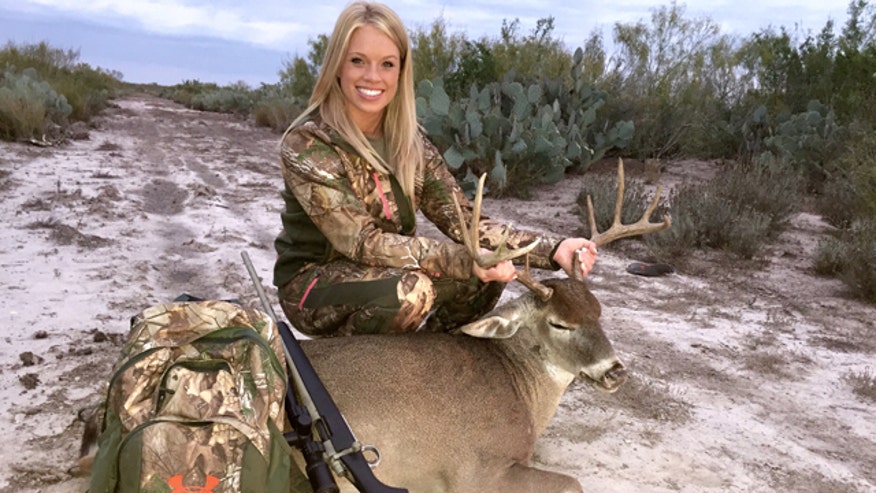 Pro Hunting Texas Cheerleader Faces Backlash For Hottest Hunter 