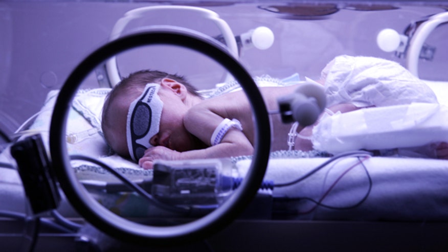 baby incubator, 640x360