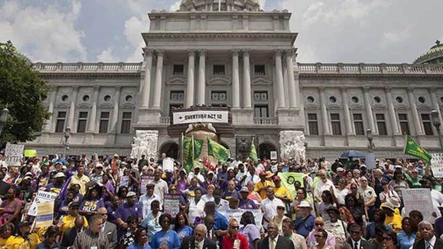 penncapbuilding.jpg