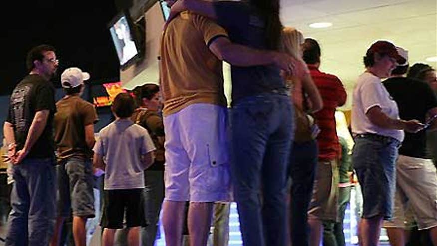 0_21_071207_crowd.jpg