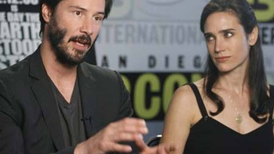 0_21_072508_keanu_jen.jpg