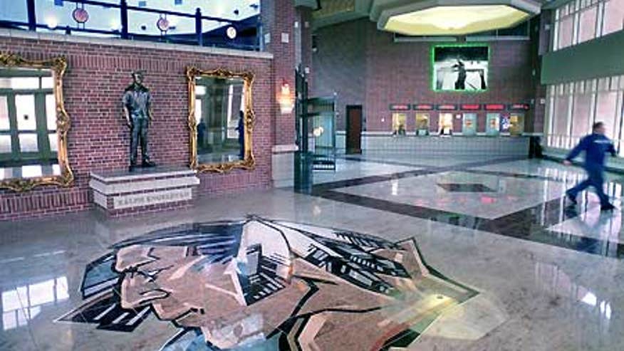 0_22_arena3_lobby.jpg
