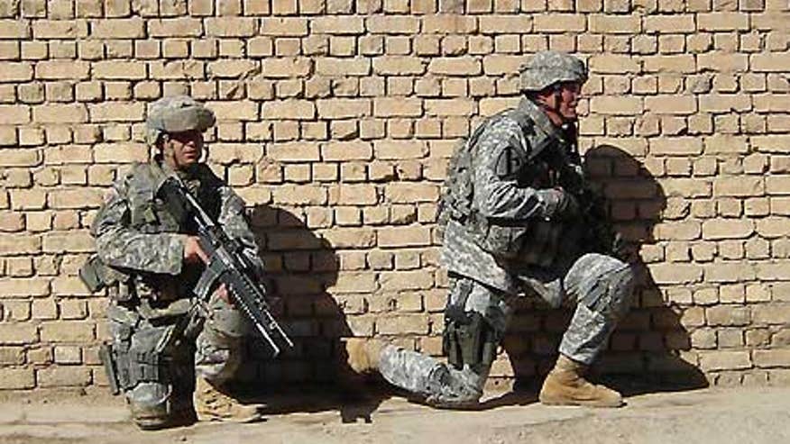 0_22_iraq_soldiers_kneeling.jpg