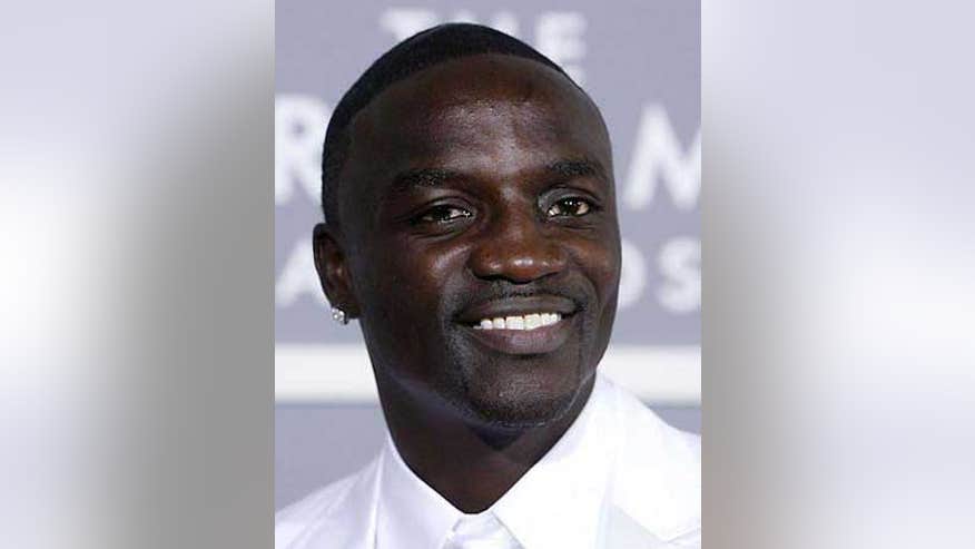 1_21_akon.jpg