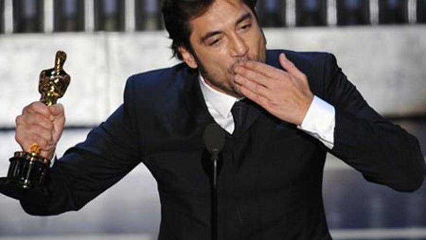 20_26_022408_bardem_award.jpg