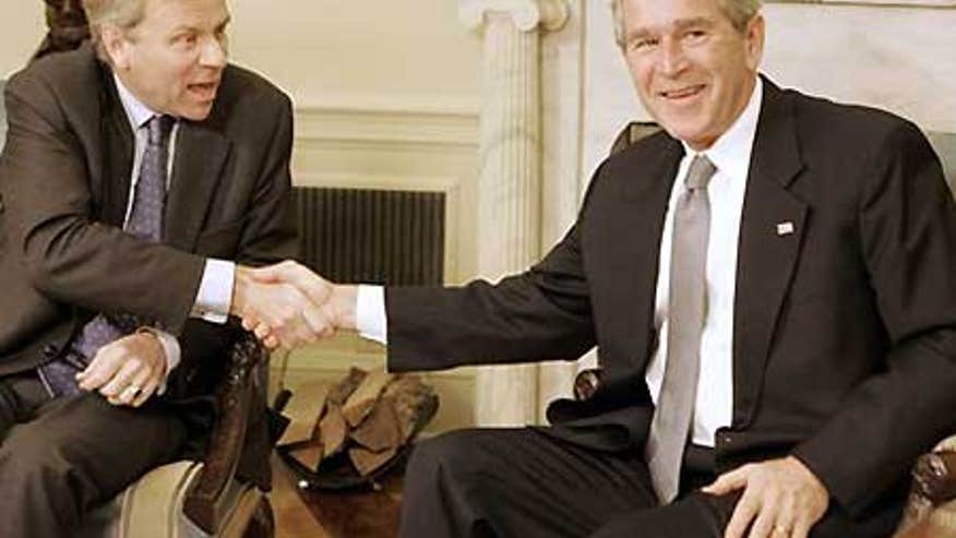 3_22_102706_bush_NATO.jpg