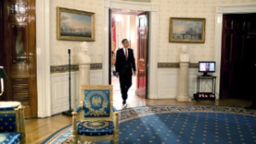 FotoFlexer_obamawalkstoblueroom-300x199.jpg