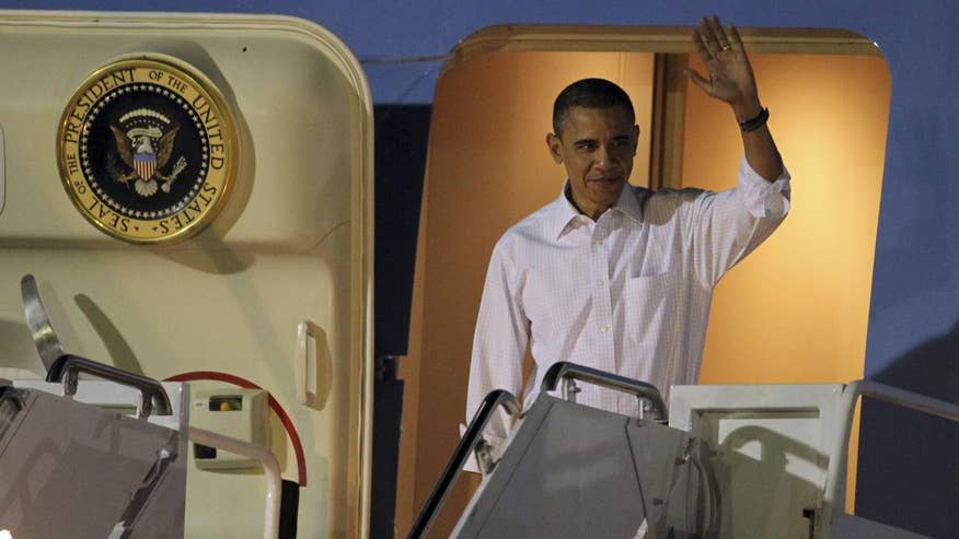 Obama_Waves_AF1.jpg